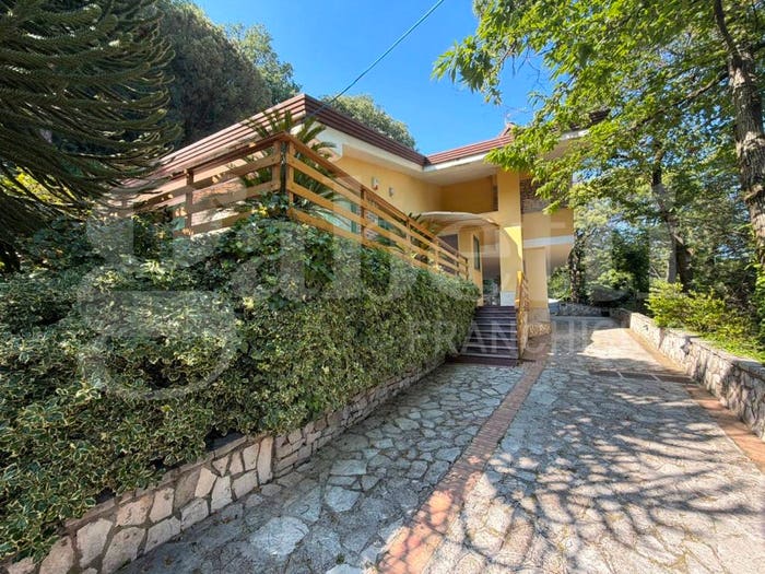 Casa in vendita in Via Partenio, Mercogliano