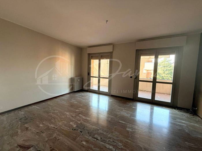 Appartamento quadrilocale in vendita in Via Valence, Stadio, Asti