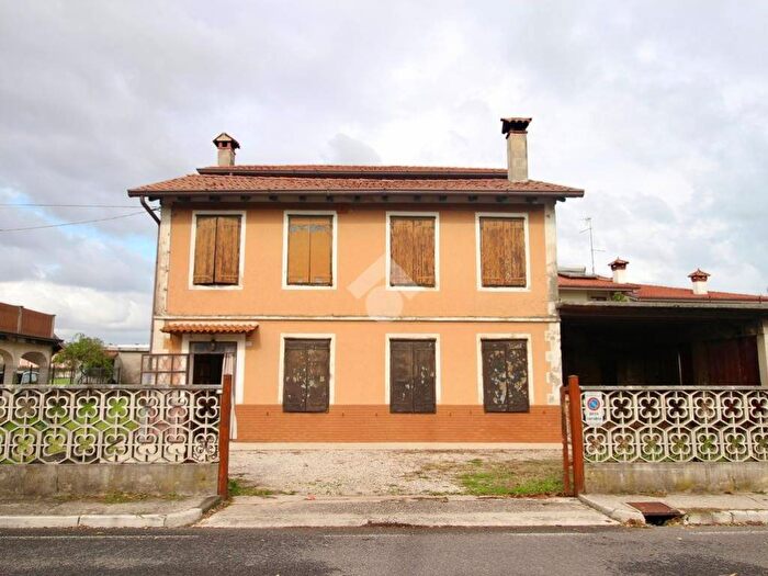 Casa quadrilocale in vendita in Via Pietro Blaserna, San Valentino, Fiumicello Villa Vicentina