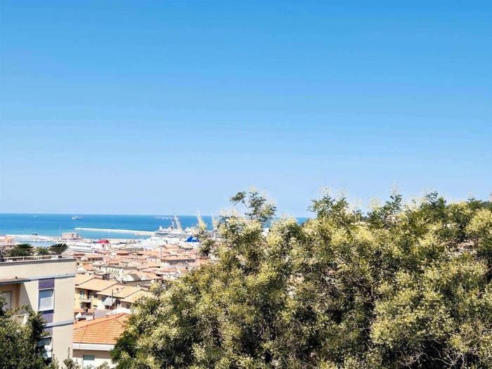 Appartamento quadrilocale in vendita in Borgo Rodi, Ancona