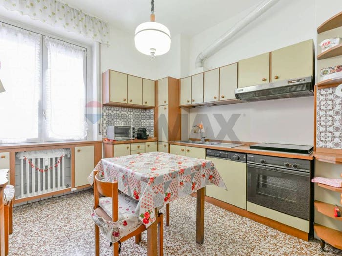Appartamento trilocale in vendita in Pzza Tirana, Giambellino, Milano