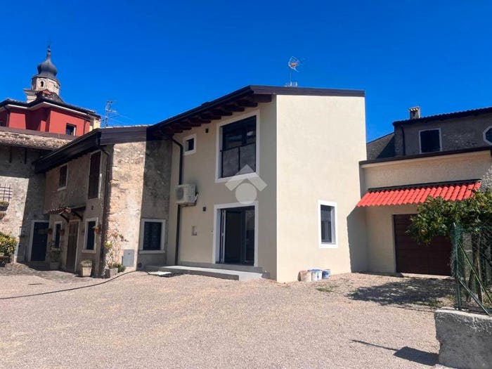 Appartamento bilocale in vendita in Via xxiv maggio, Castion Veronese, Costermano sul Garda