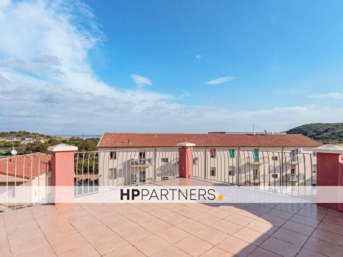 Casa con 6 locali in vendita in Via Libertà, Golfo Aranci