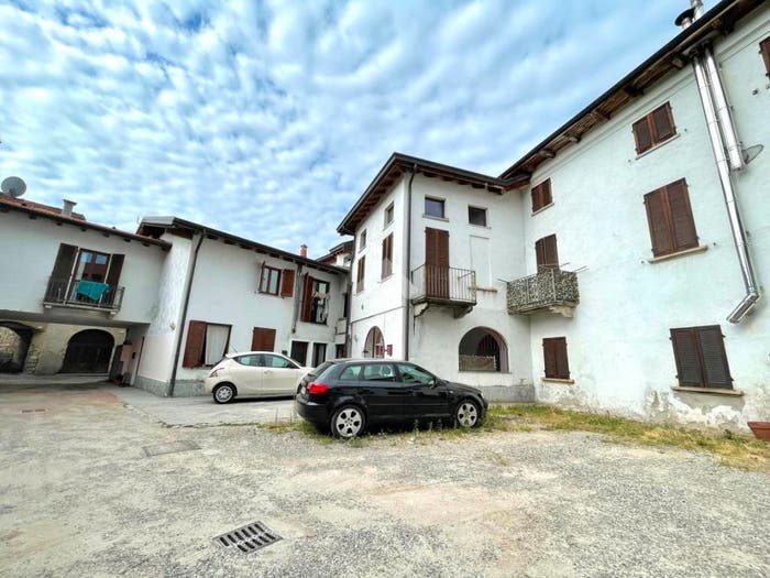 Appartamento trilocale in vendita in Via De Gregori, Centro, Pogno