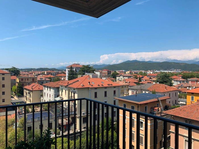 Casa con 6 locali in vendita in Piazzale Giuseppe Garibaldi, Loggia Garibaldi, Brescia