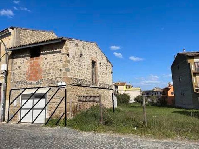 Casa monolocale in vendita in Via Madonna Del Monte No Number, Marta