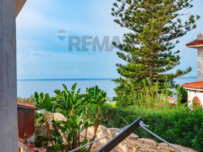 Casa con 6 locali in vendita in strada capo murro di porco, Plemmirio, Siracusa