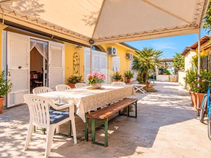 Casa quadrilocale in vendita in Via Littardi, Porto Maurizio, Imperia