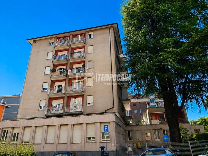 Appartamento quadrilocale in vendita in Via Caraccio, Centro Storico, Biella