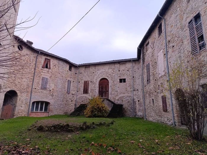 Casa con 6 locali in vendita in Vicolo al Forno, Centro, Calestano