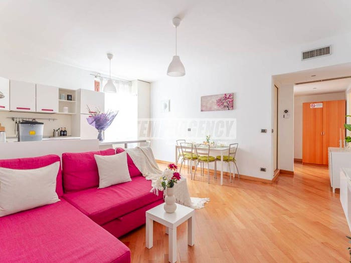 Appartamento trilocale in vendita in Via Lambro, Porta Venezia, Milano