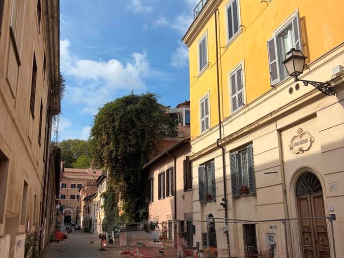 Appartamento trilocale in vendita in Via di San Francesco di Sales, Trastevere, Roma