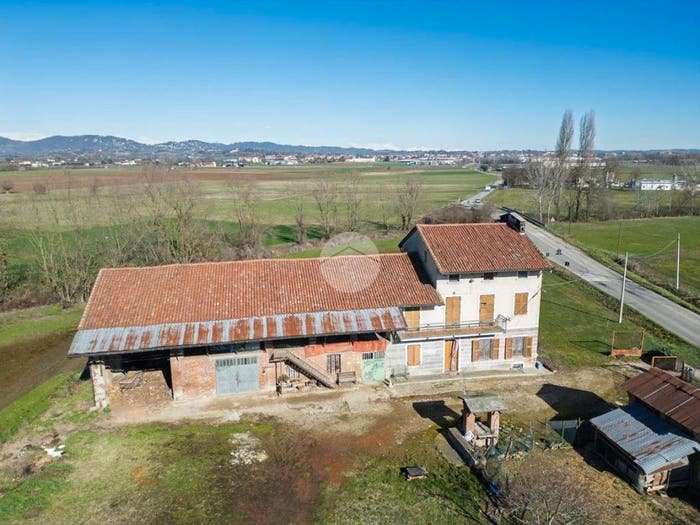 Casa con 6 locali in vendita in Str Fontaneto, Zona Periferica, Chieri