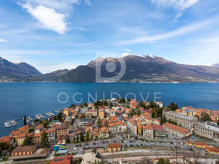 Appartamento trilocale in vendita in Frazione Bonzeno, Centro, Bellano