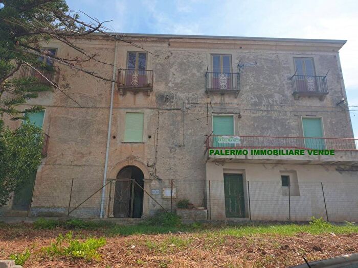 Casa con 6 locali in vendita in Via Cosenza, Cittadella Del Capo, Bonifati
