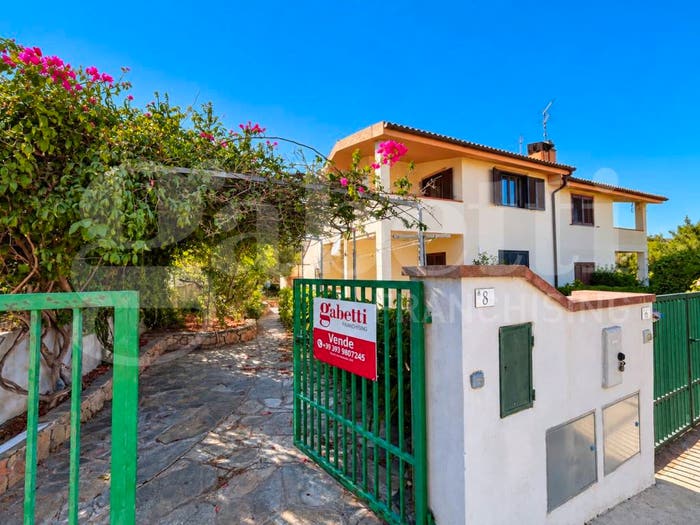 Appartamento quadrilocale in vendita in Via Satta, Centro, Budoni