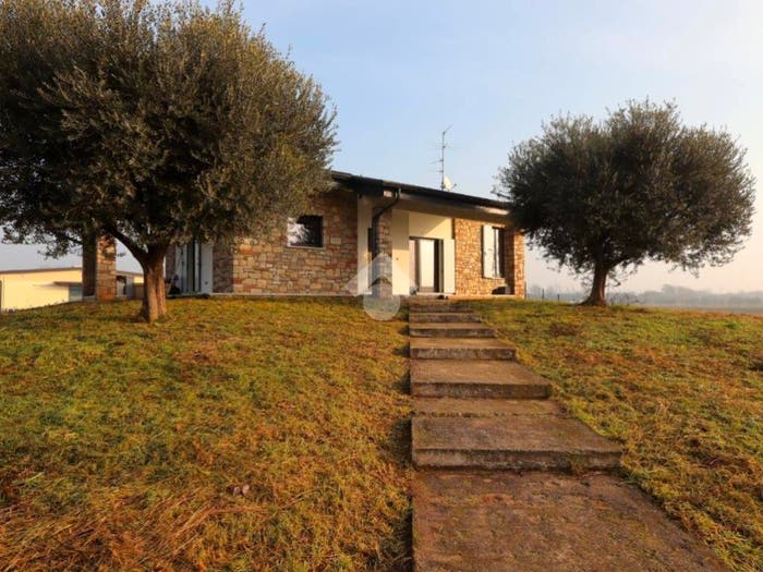 Casa quadrilocale in vendita in Via pedrona, Centro, Montirone