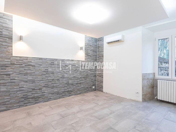 Appartamento bilocale in vendita in Via Vittorio Veneto, Molteno