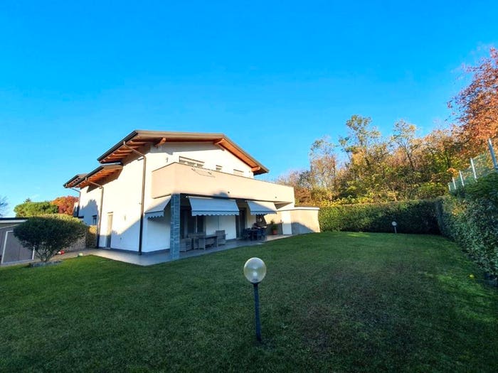 Casa quadrilocale in vendita in Via Giovanni Boccaccio, Centro, Magnago
