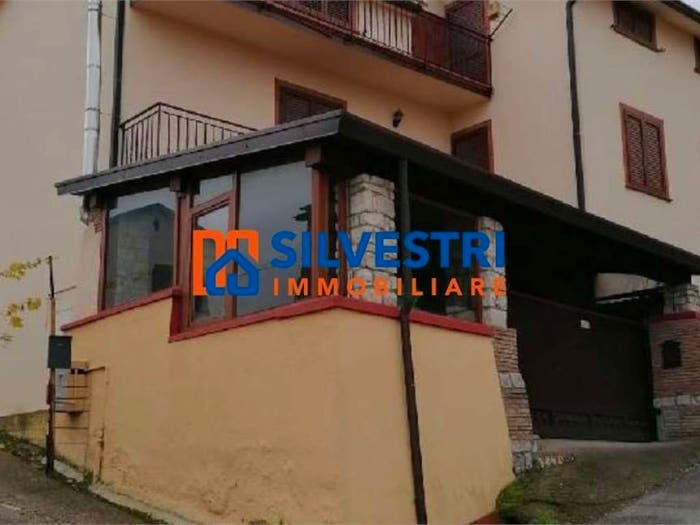 Casa con 6 locali in vendita in Casale Maccabei, San Leucio del Sannio