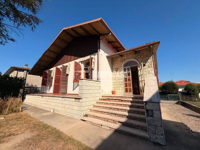 Casa con 6 locali in vendita in Via Anita Garibaldi Dodici Morelli, Frazioni Nord, Cento