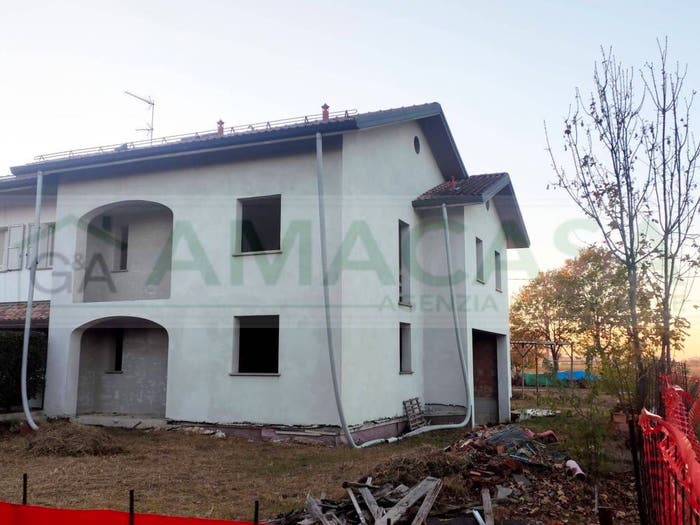 Casa quadrilocale in vendita in Via Vittorio Veneto, Centro, Formigine