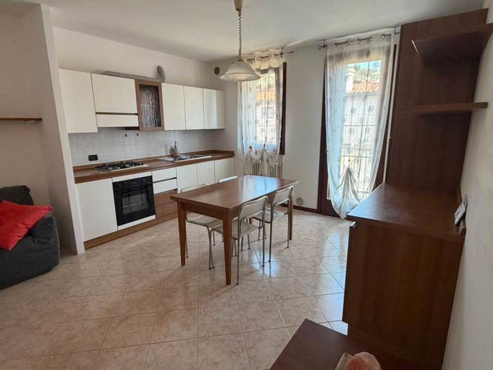 Appartamento trilocale in vendita in Via Roma, Centro, Castelgomberto