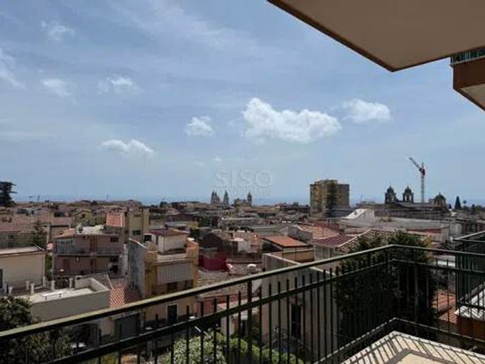 Appartamento con 5 locali in vendita in Via Giovanni Verga, Centro Storico, Acireale