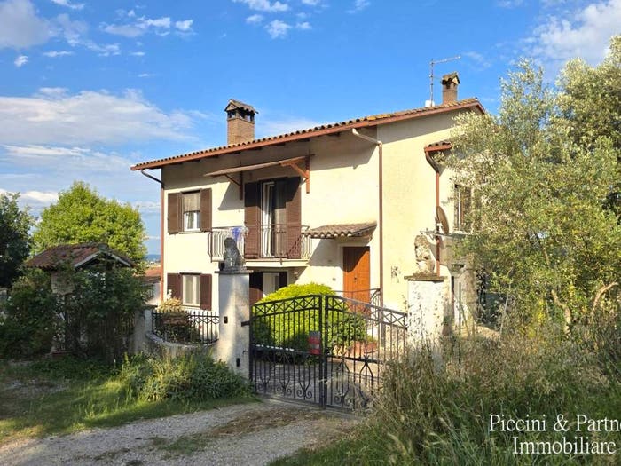 Casa con 6 locali in vendita in Località Mecucciami, Pucciarelli, Castiglione del Lago