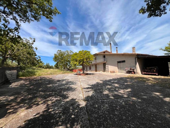 Casa con 6 locali in vendita in Cda Pescare, Fragneto Monforte
