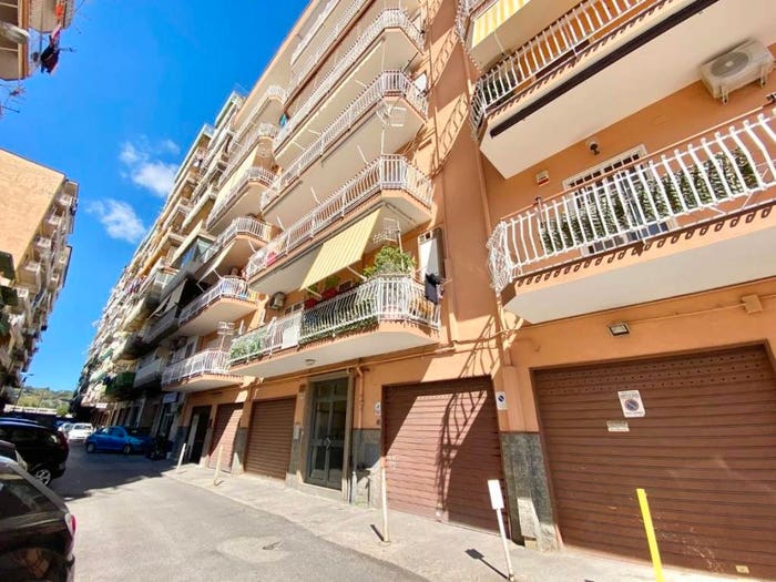 Appartamento bilocale in vendita in Via francesco arnaldi, Pianura, Napoli