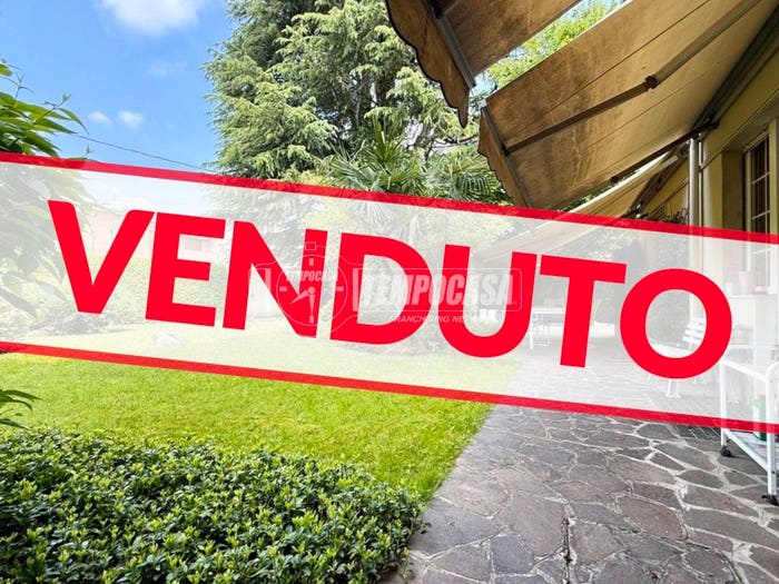 Appartamento con 5 locali in vendita in Via XXV APRILE, Lesmo