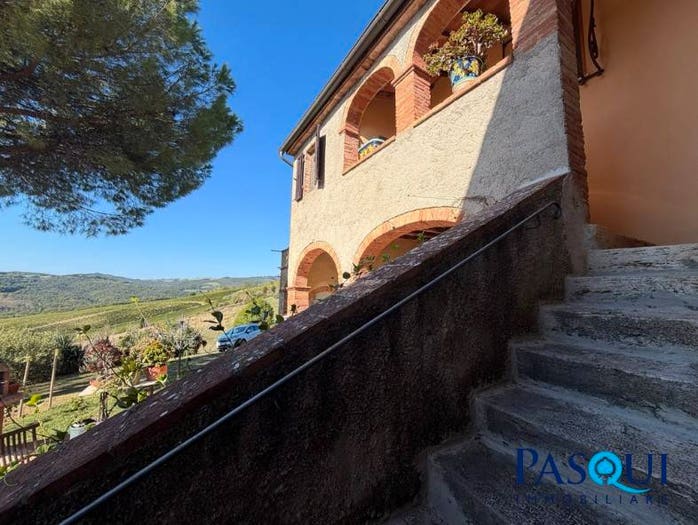 Appartamento con 6 locali in vendita in San Gimignano