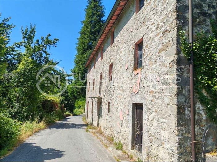 Casa con 6 locali in vendita in via Roma, Centro, Barga
