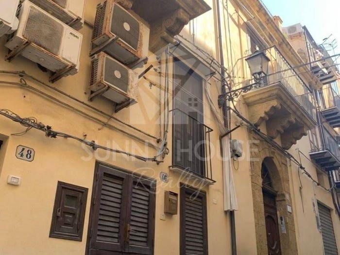 Appartamento trilocale in vendita in Via Gioeni, Centro, Cefalù