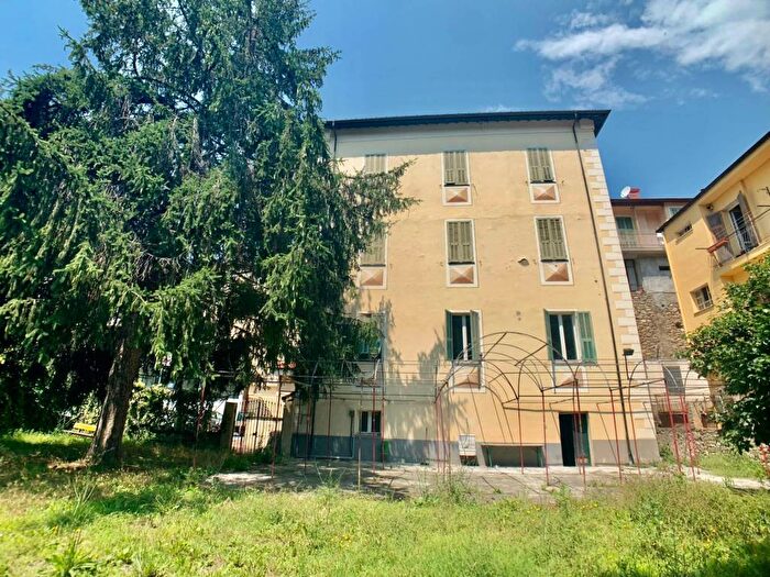 Casa con 6 locali in vendita in Dolceacqua