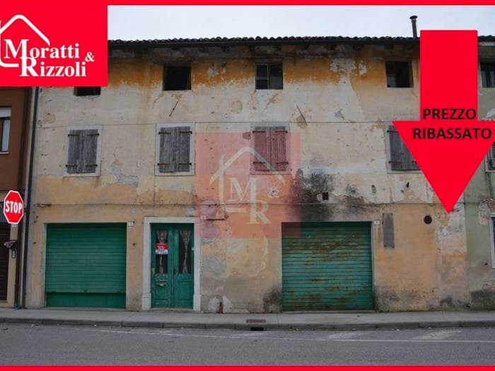 Casa quadrilocale in vendita in Via Duca d'Aosta, Villa Vicentina, Fiumicello Villa Vicentina
