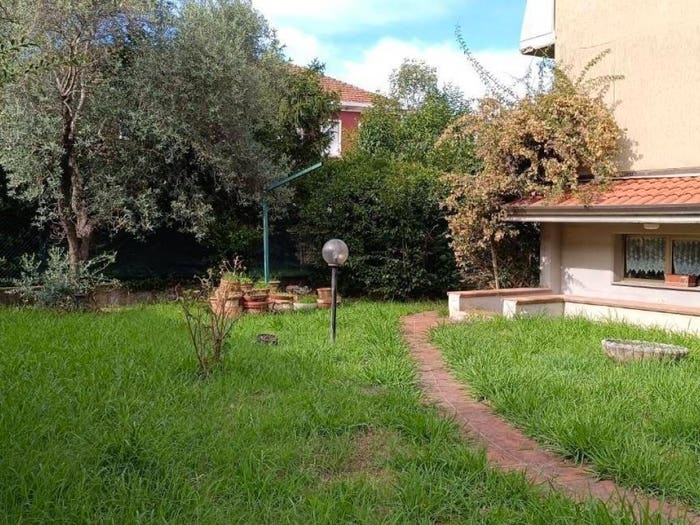 Casa con 6 locali in vendita in Via Provinciale Avenza Sarzana, Avenza, Carrara