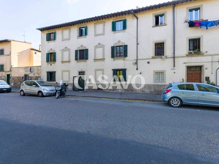 Appartamento trilocale in vendita in Lungarno del Pignone, Ponte alla Vittoria, Firenze