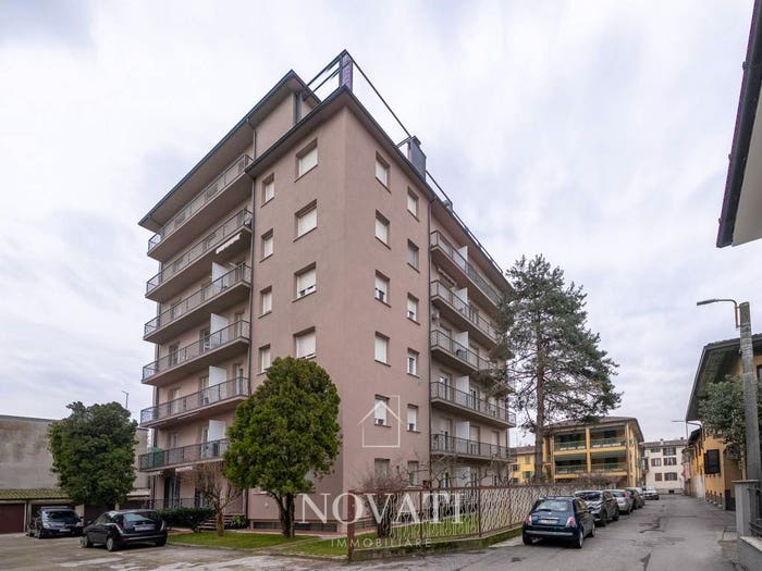 Appartamento trilocale in vendita in Vicolo Galleani, Centro, Casalpusterlengo