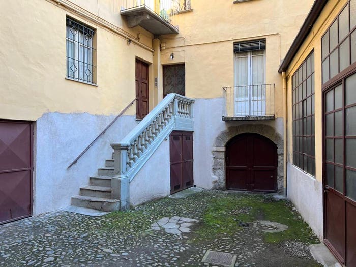 Appartamento bilocale in vendita in Via Germano Sommeiller, Centro Storico, Pinerolo