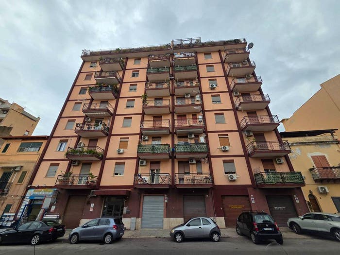 Appartamento quadrilocale in vendita in Via Agostino Catalano, Università, Palermo