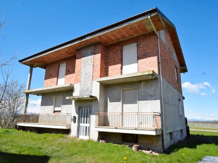 Casa con 5 locali in vendita in Via Mondovì, Pianfei