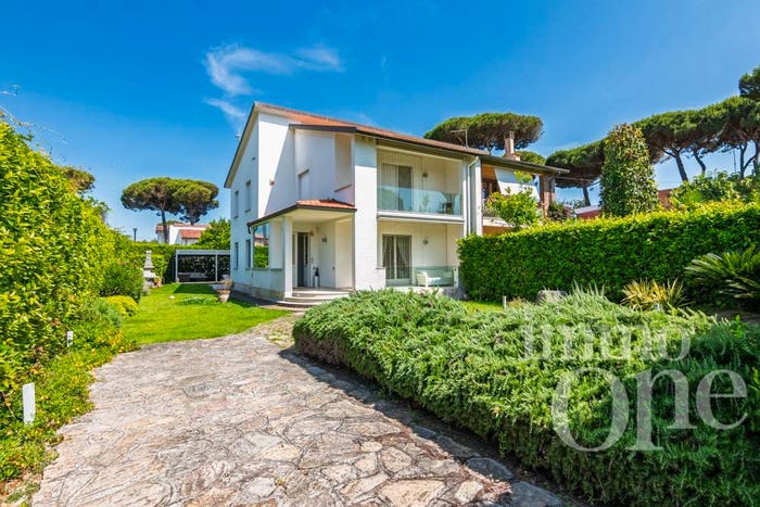Casa con 6 locali in vendita in Via delle Agavi, Tirrenia, Pisa