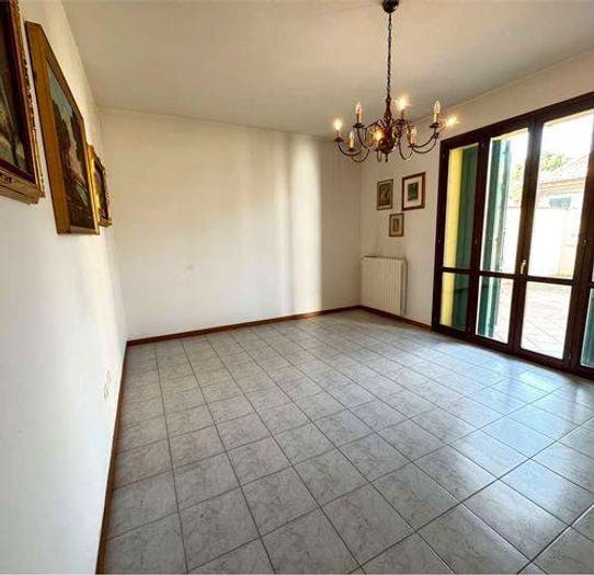 Appartamento con 5 locali in vendita in Via Podgora, Borgo Nuovo Ospedale, Ravenna