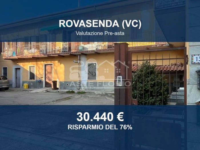 Appartamento con 6 locali in vendita in Piazza Libertà, Rovasenda