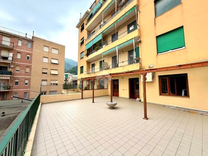 Appartamento trilocale in vendita in Via Borzoli, Borzoli, Genova