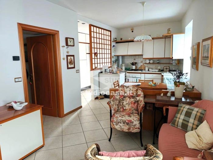 Casa con 6 locali in vendita in Via Novembre, Corné, Brentonico