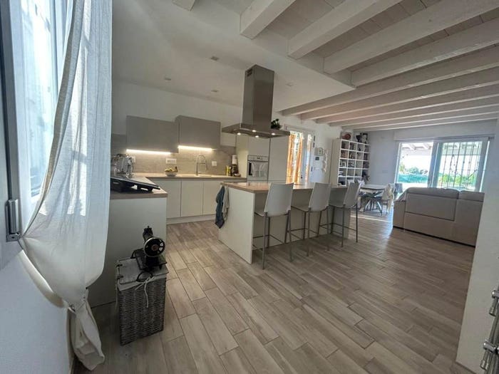 Casa con 6 locali in vendita in Via Molino Rosso, Zona Industriale Casola Canina, Imola