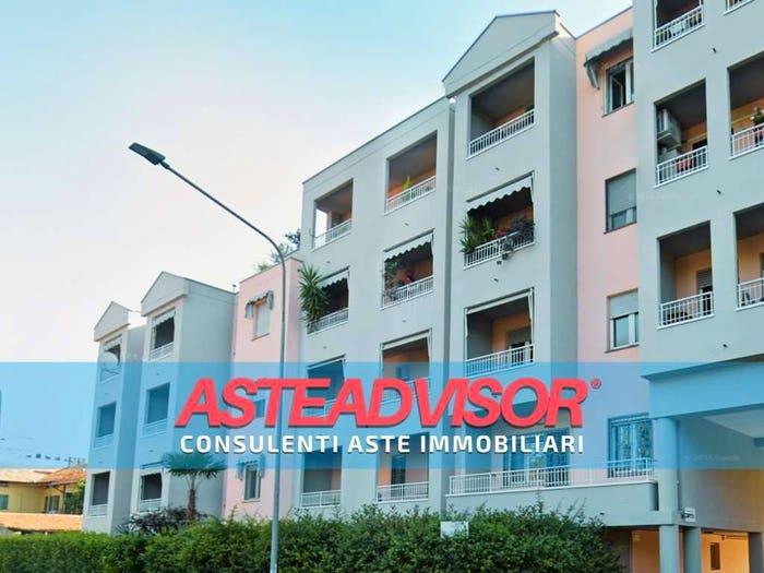 Appartamento con 6 locali in vendita in Via Sant'Eusebio Via delle Roggie, Centro Città San Paolo, Biella